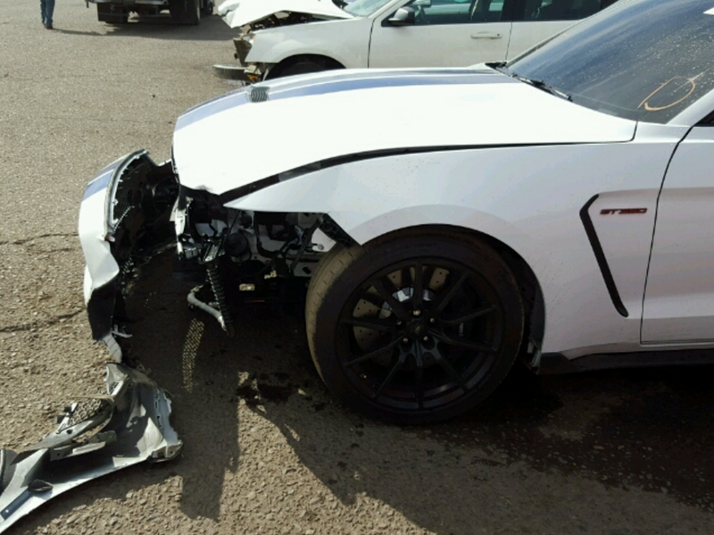 Illustration for article titled Someone Already Trashed A Ford Shelby GT350 Mustang